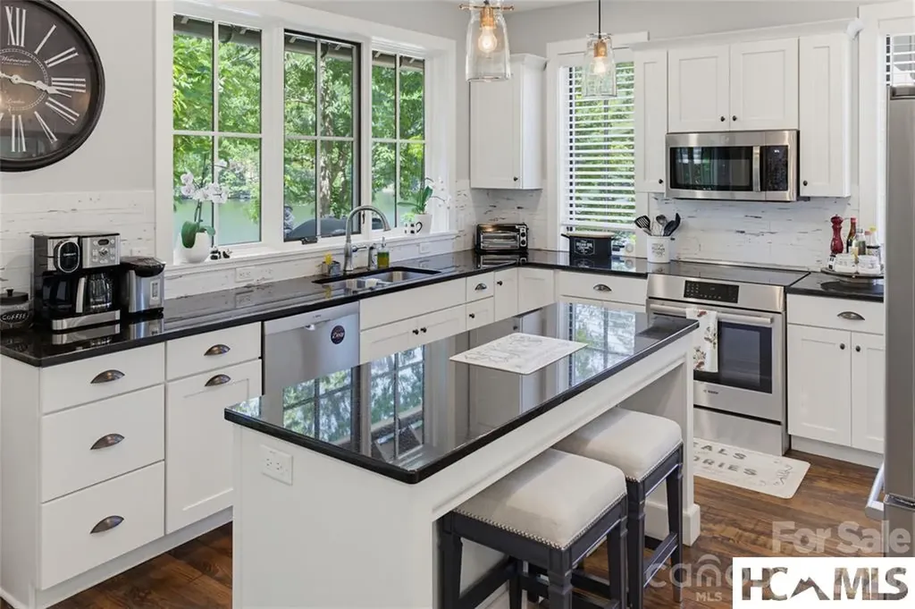 561 Harbor Ridge Drive Tuckasegee NC 28783