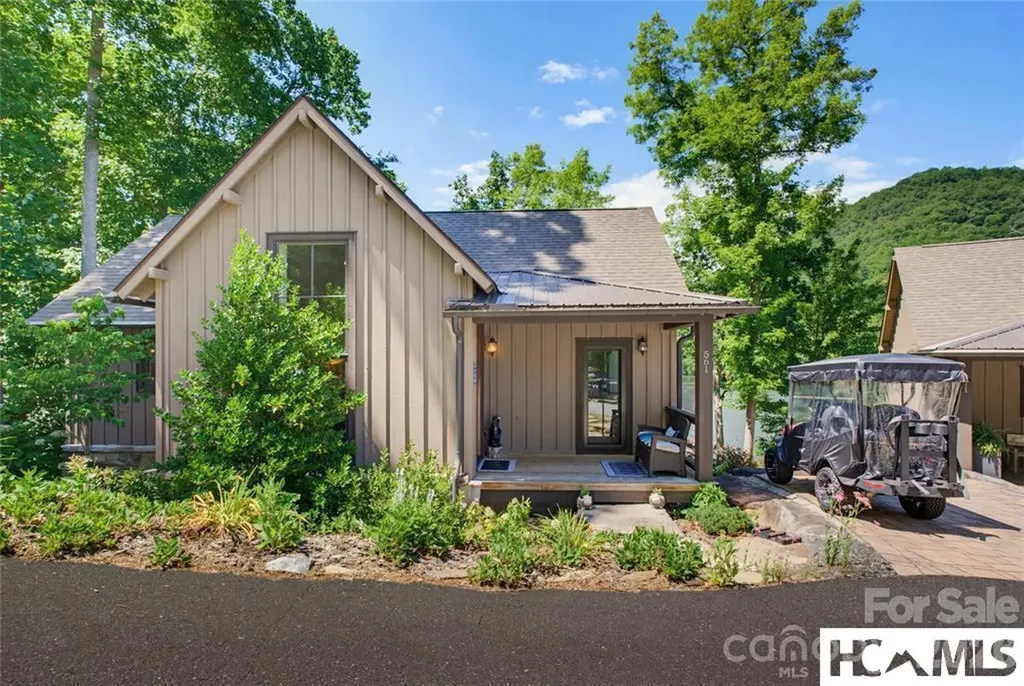 561 Harbor Ridge Drive Tuckasegee NC 28783