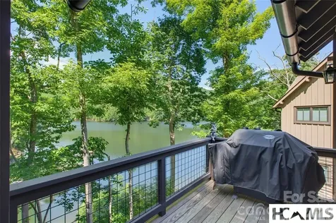 561 Harbor Ridge Drive Tuckasegee NC 28783