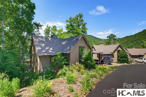 561 Harbor Ridge Drive Tuckasegee NC 28783