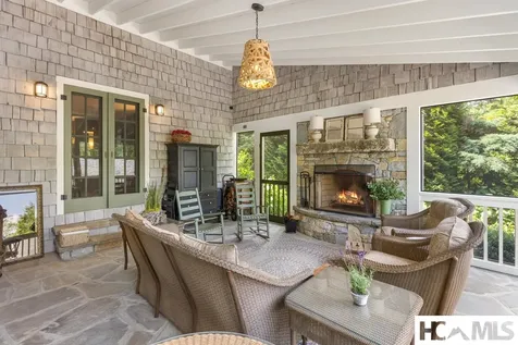 806 N 4th Street Highlands NC 28741
