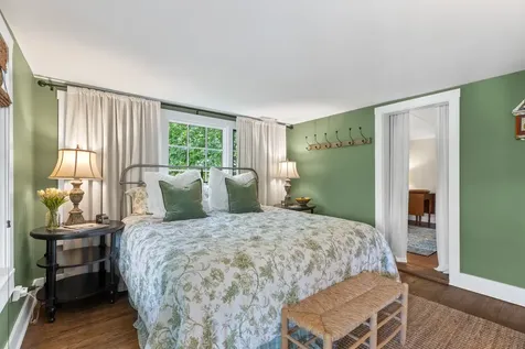 806 N 4th Street Highlands NC 28741