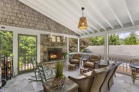 806 N 4th Street Highlands NC 28741