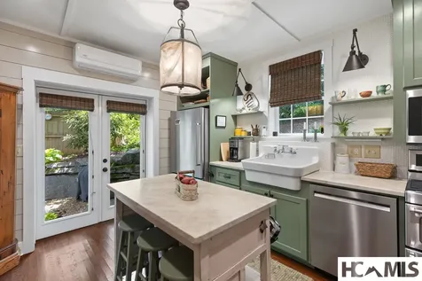 806 N 4th Street Highlands NC 28741