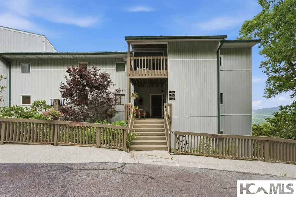 101 Vz Top Road Highlands NC 28741