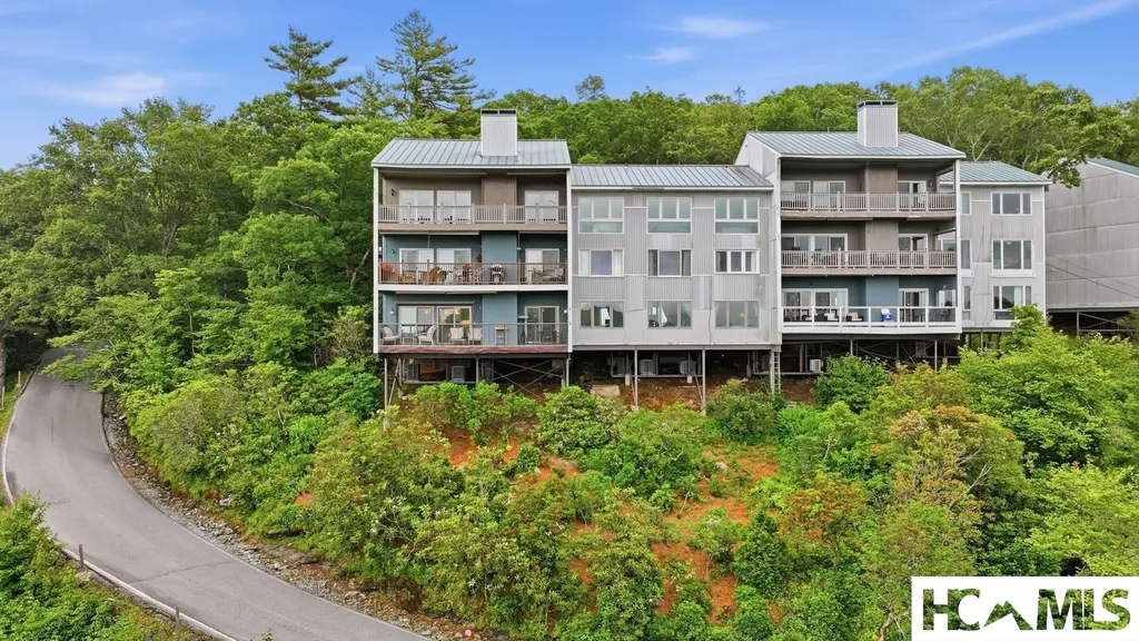 101 Vz Top Road Highlands NC 28741