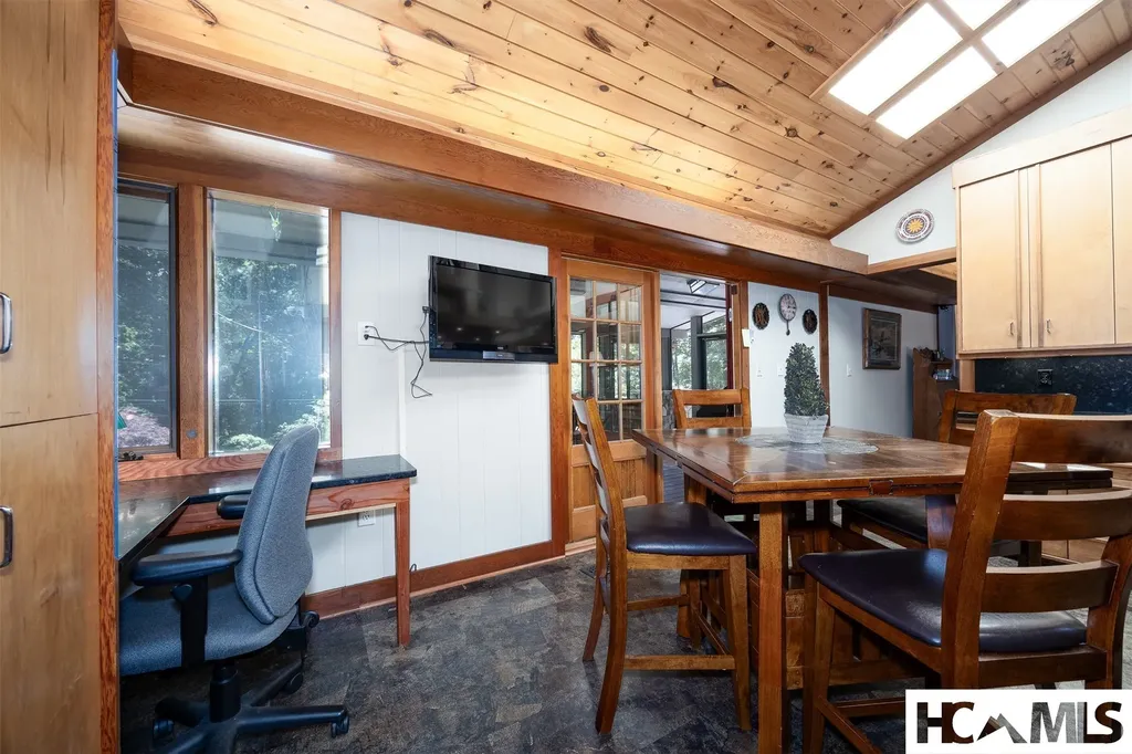 343 Round Hill Road Sapphire NC 28774