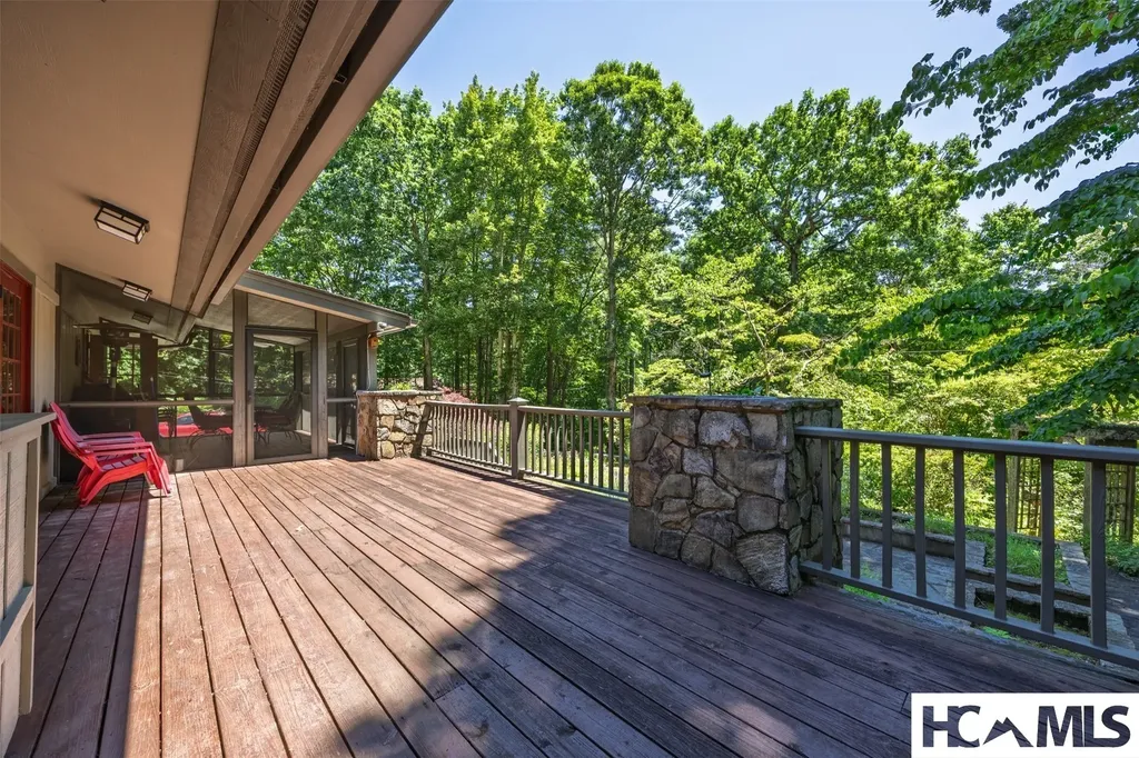 343 Round Hill Road Sapphire NC 28774