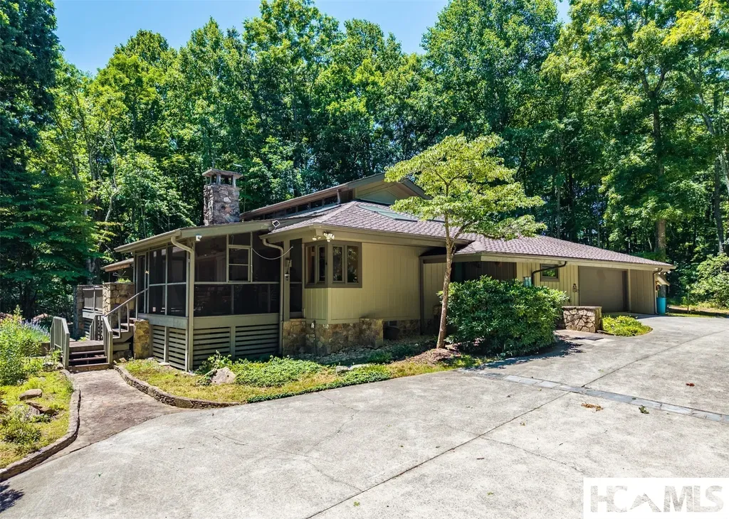 343 Round Hill Road Sapphire NC 28774