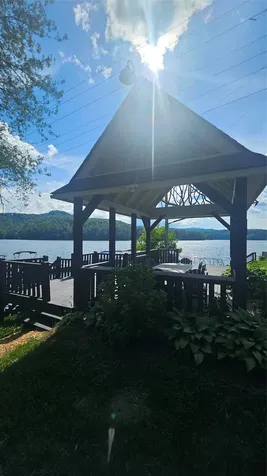4361 Hwy 107 N Glenville NC 28736