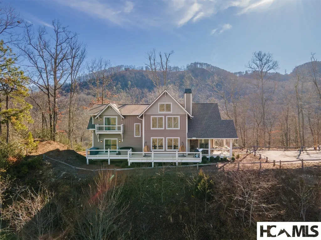 346 Birdymay Drive Tuckasegee NC 28783