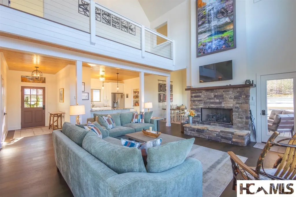 346 Birdymay Drive Tuckasegee NC 28783