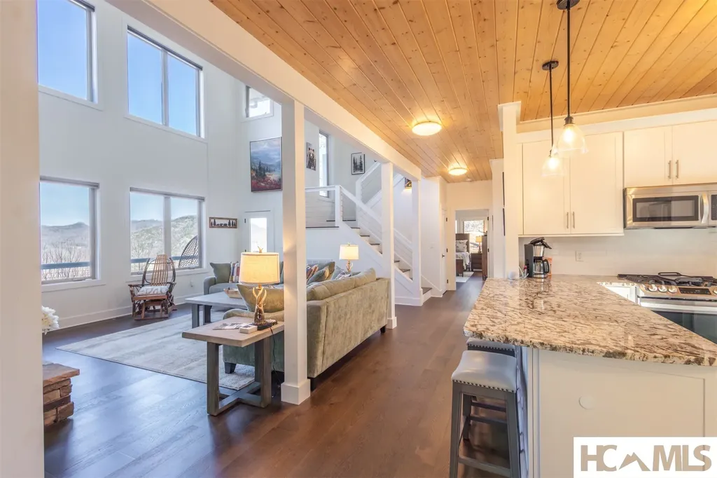 346 Birdymay Drive Tuckasegee NC 28783