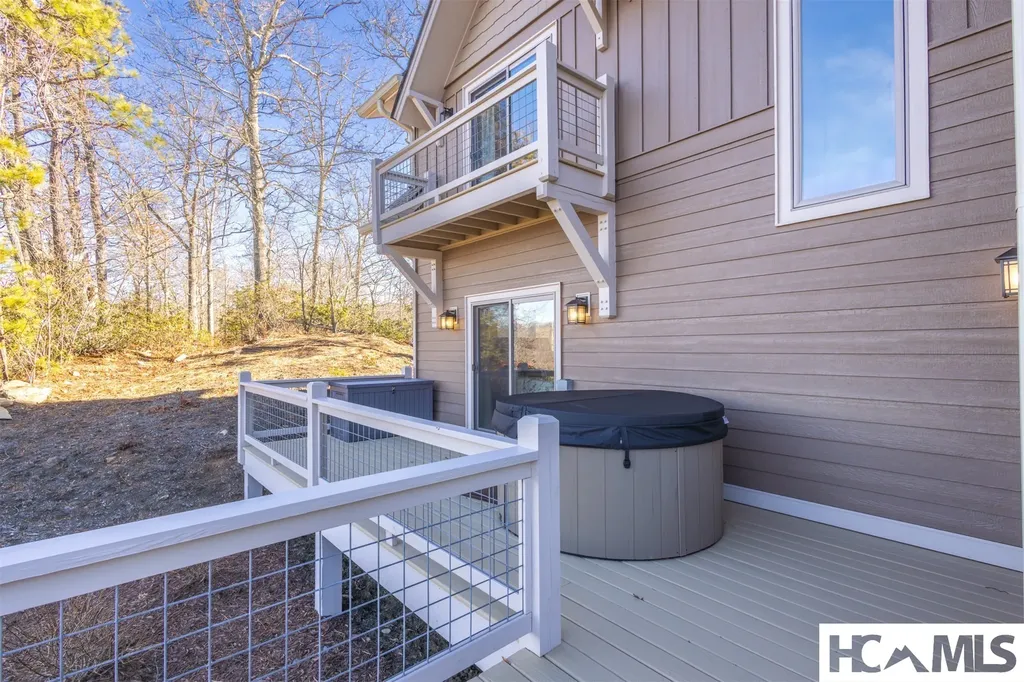 346 Birdymay Drive Tuckasegee NC 28783