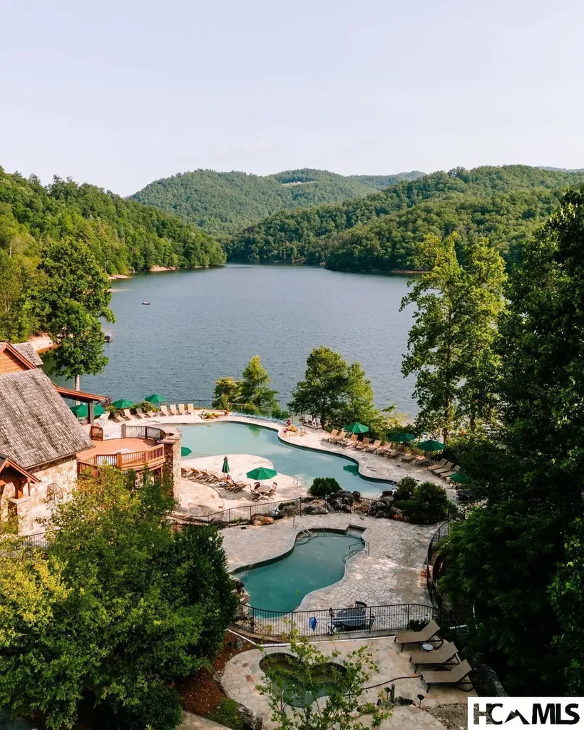 346 Birdymay Drive Tuckasegee NC 28783