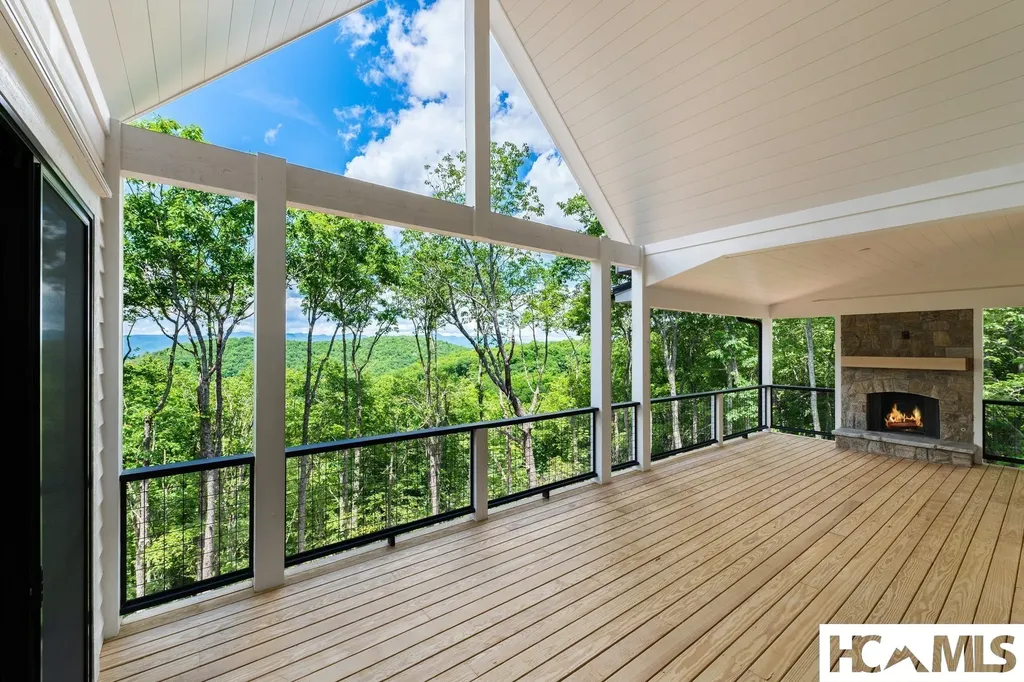 100 Noble Crest Trail Glenville NC 28736
