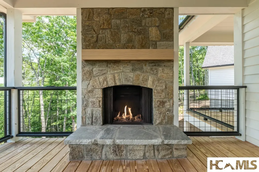 100 Noble Crest Trail Glenville NC 28736