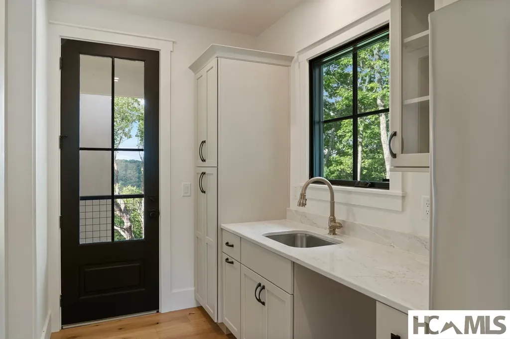 100 Noble Crest Trail Glenville NC 28736