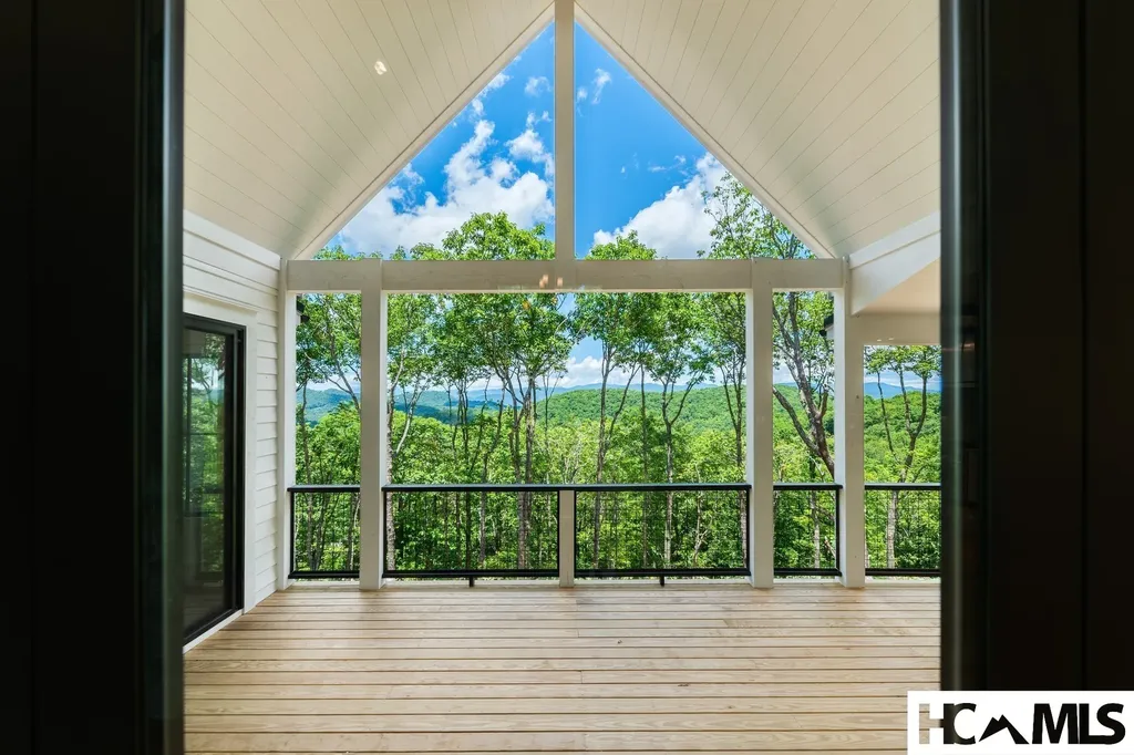 100 Noble Crest Trail Glenville NC 28736