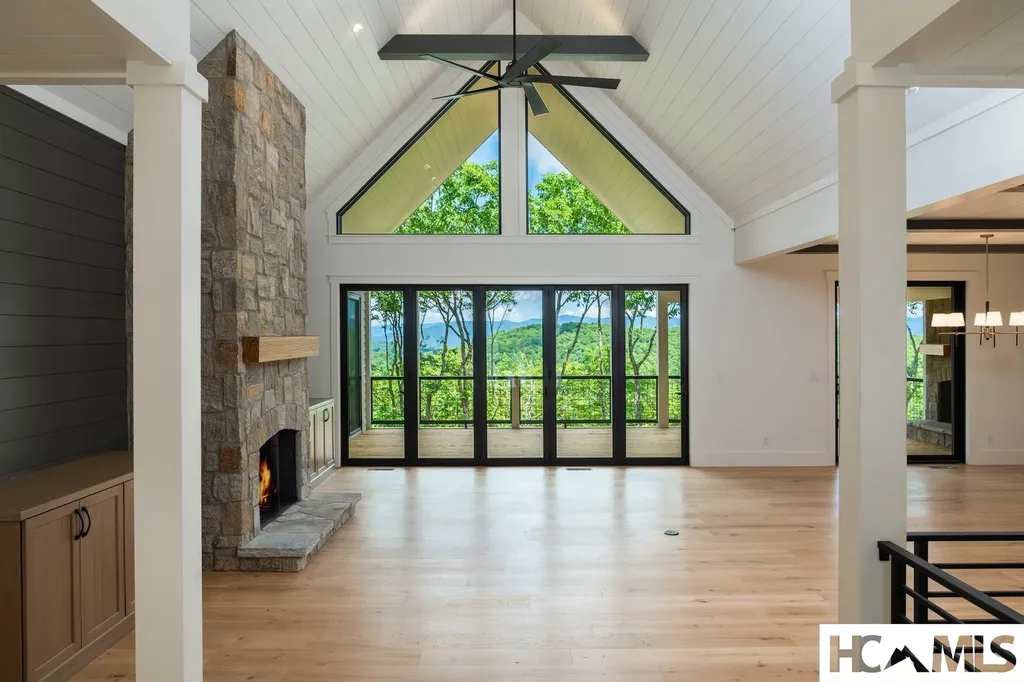 100 Noble Crest Trail Glenville NC 28736