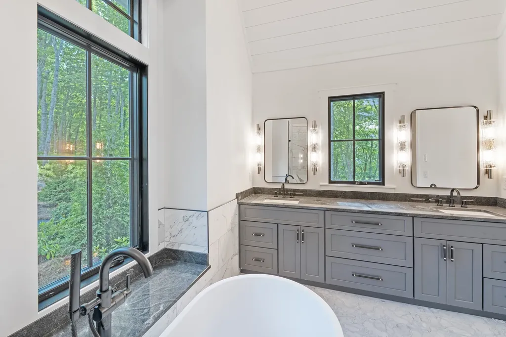 100 Noble Crest Trail Glenville NC 28736