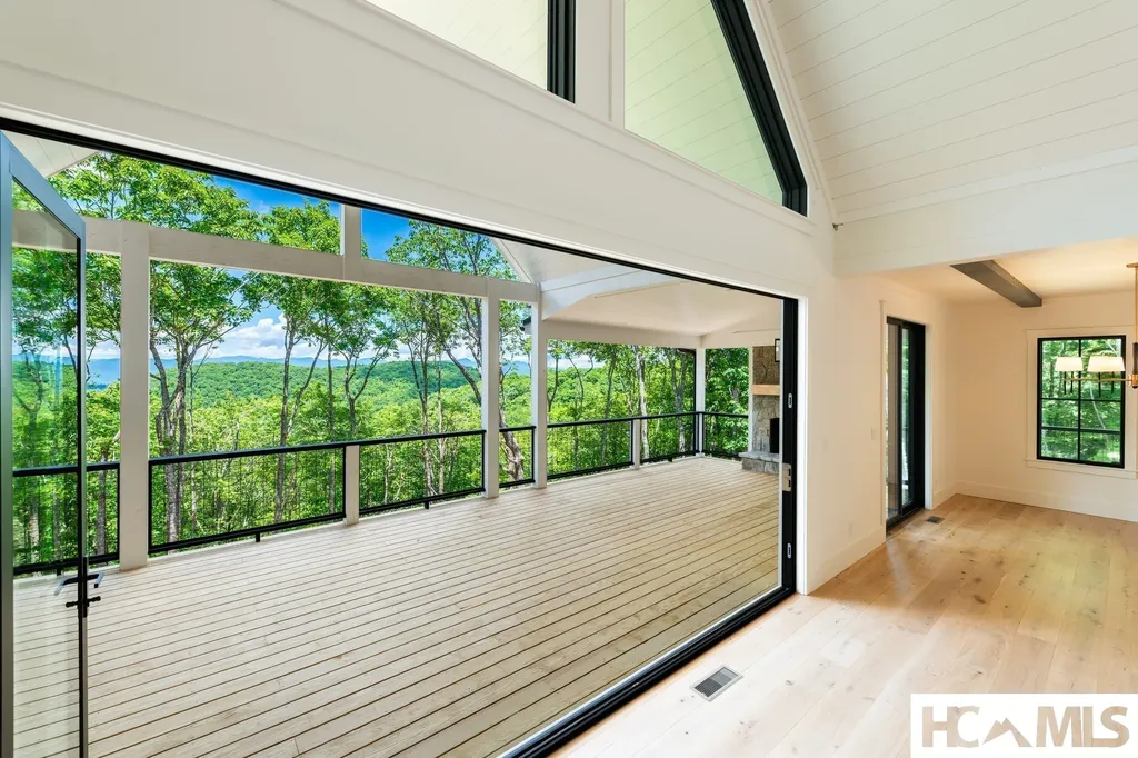 100 Noble Crest Trail Glenville NC 28736