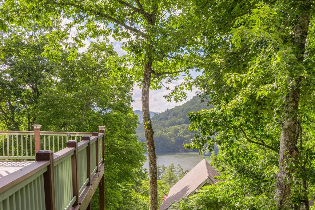 256 Vandora Lane Glenville NC 28736