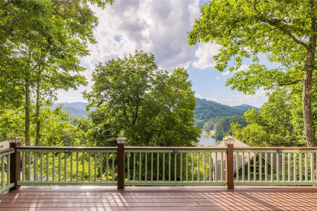 256 Vandora Lane Glenville NC 28736