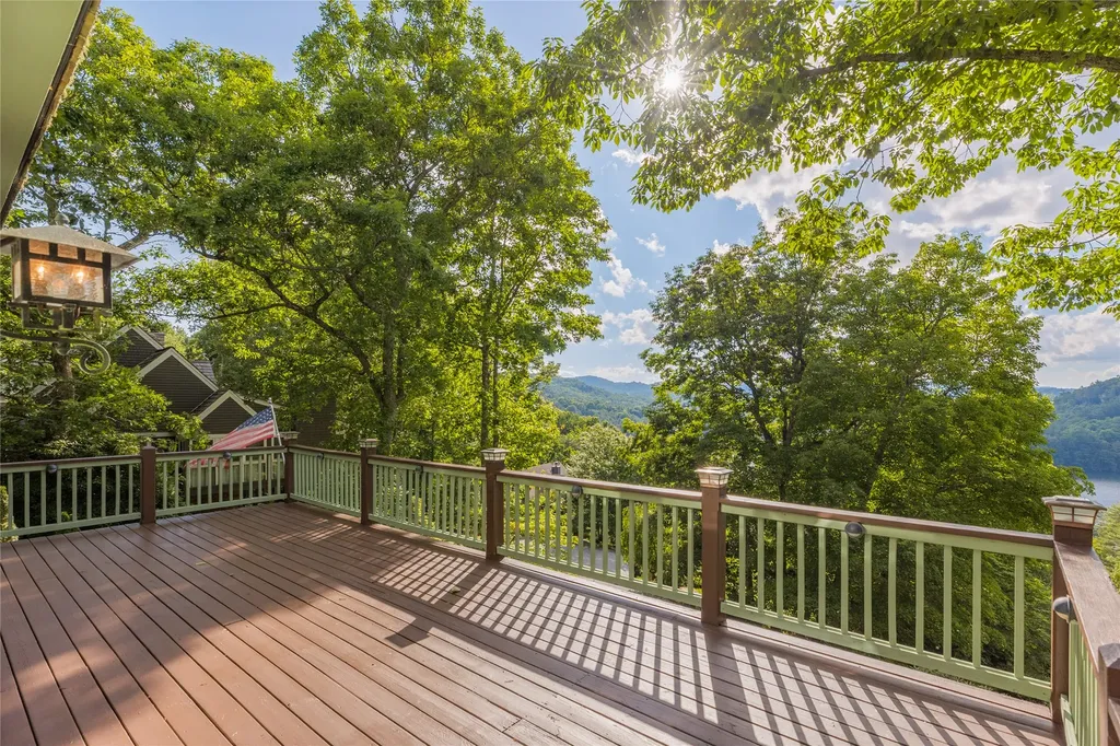 256 Vandora Lane Glenville NC 28736