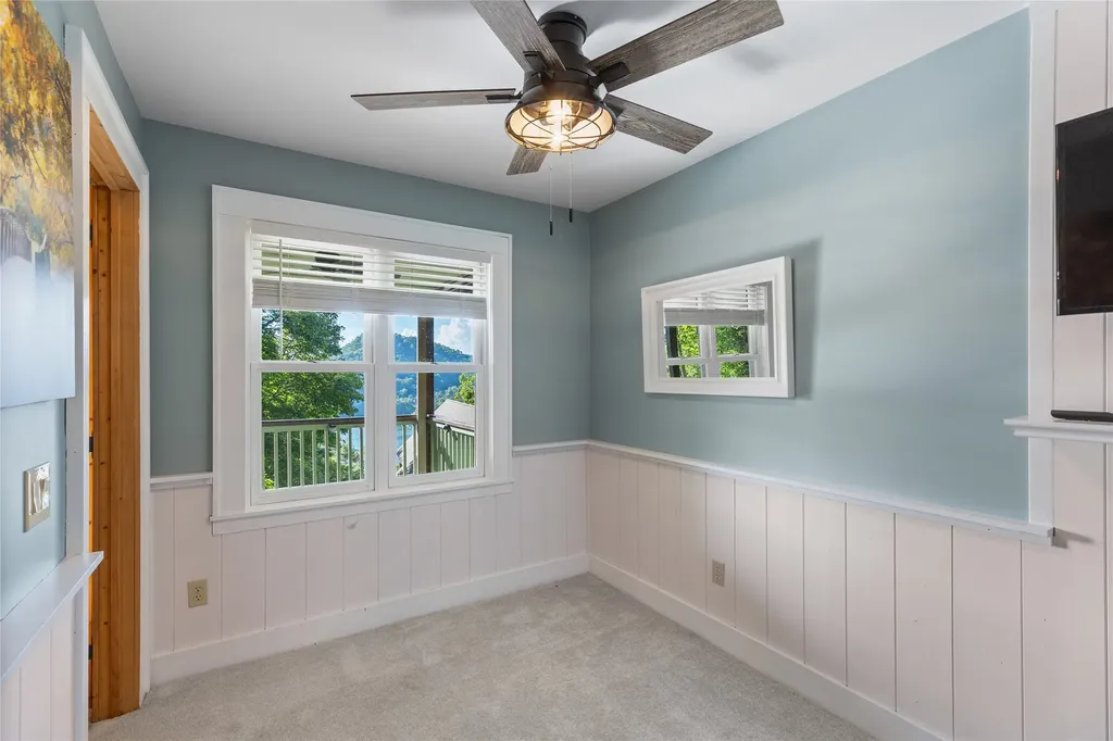 256 Vandora Lane Glenville NC 28736