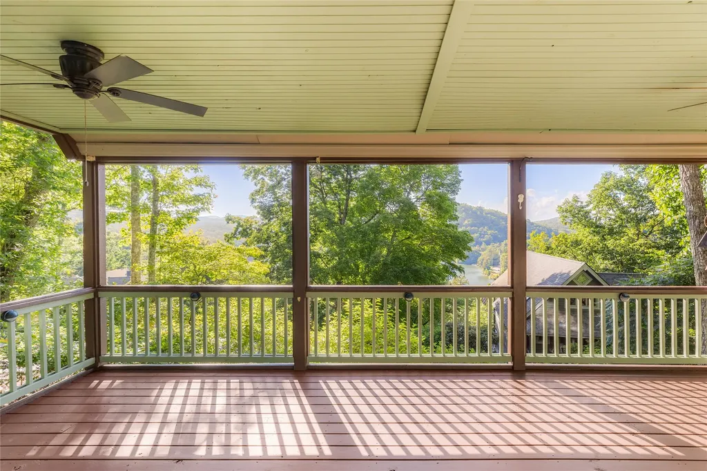 256 Vandora Lane Glenville NC 28736