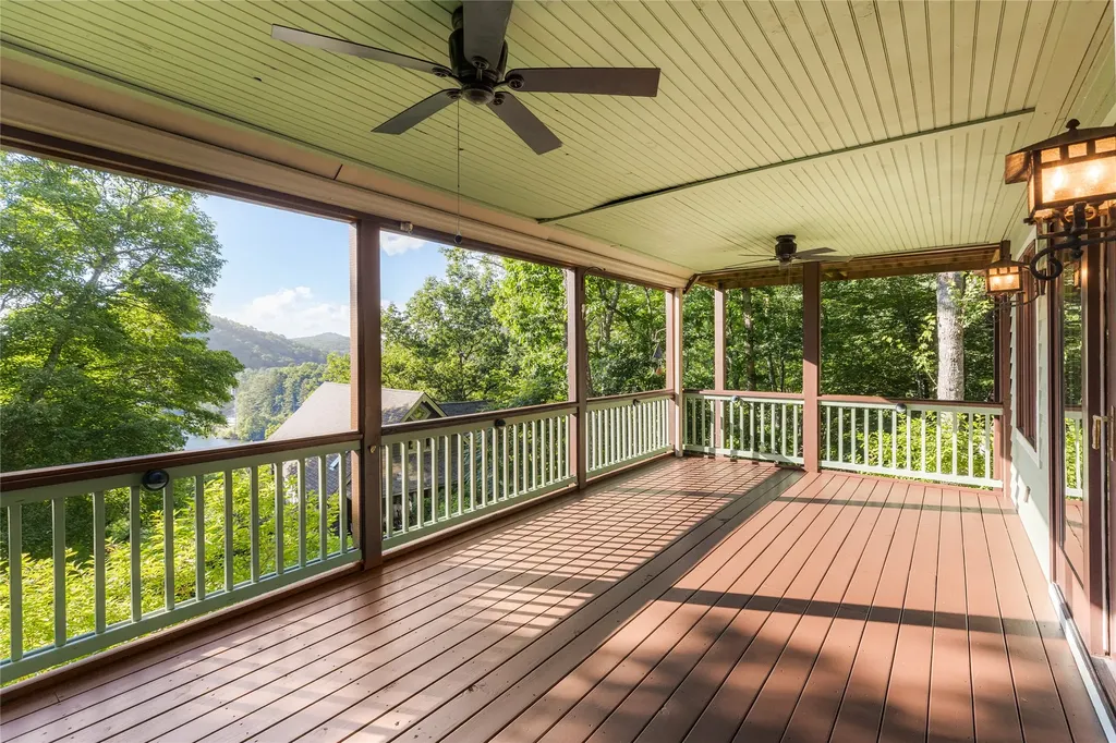 256 Vandora Lane Glenville NC 28736