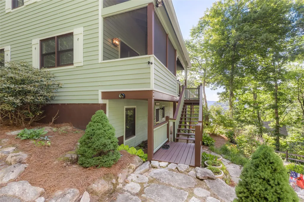 256 Vandora Lane Glenville NC 28736