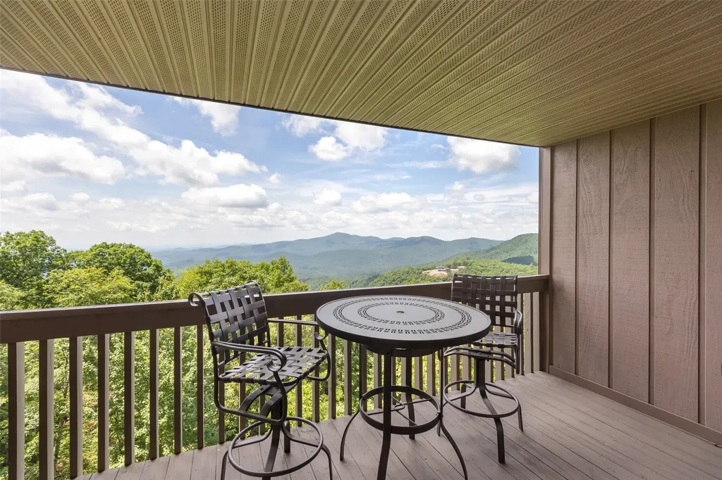 802 Vztop Road Highlands NC 28741