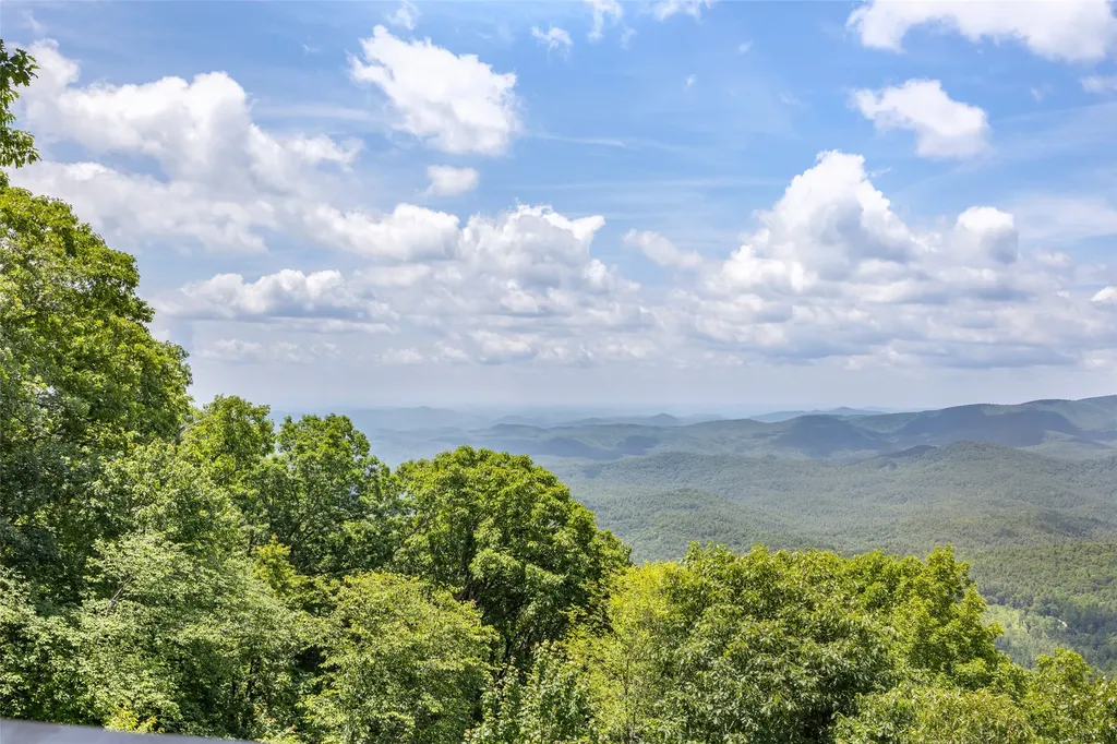 802 Vztop Road Highlands NC 28741