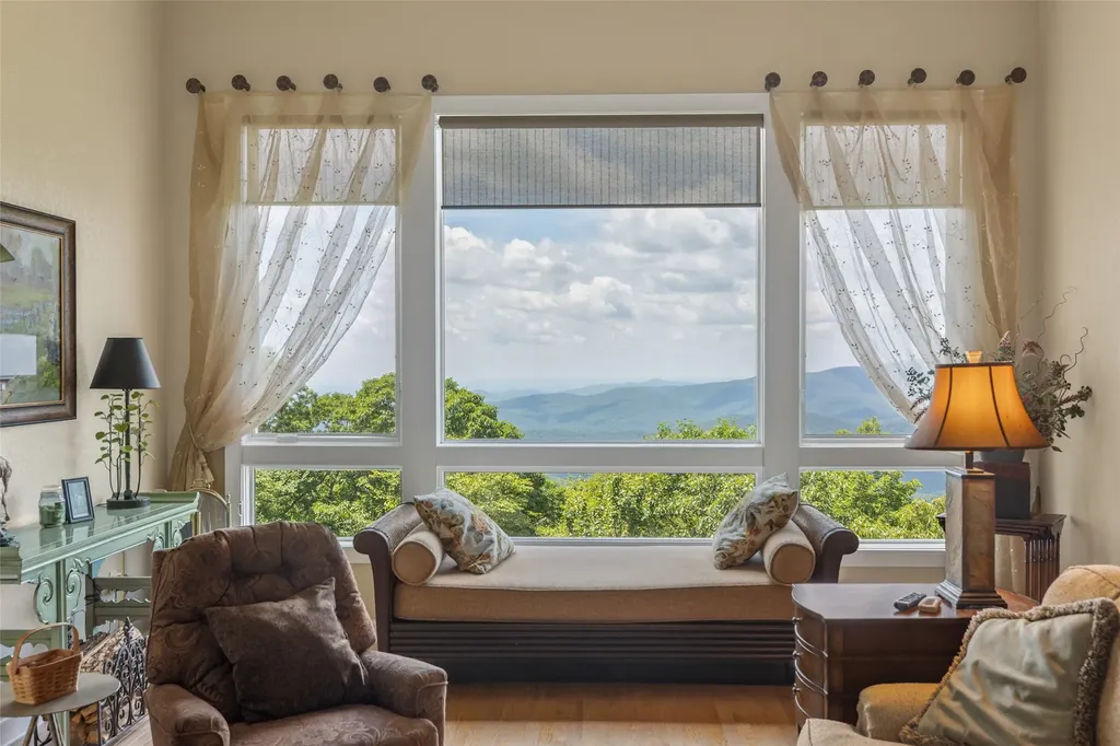 802 Vztop Road Highlands NC 28741