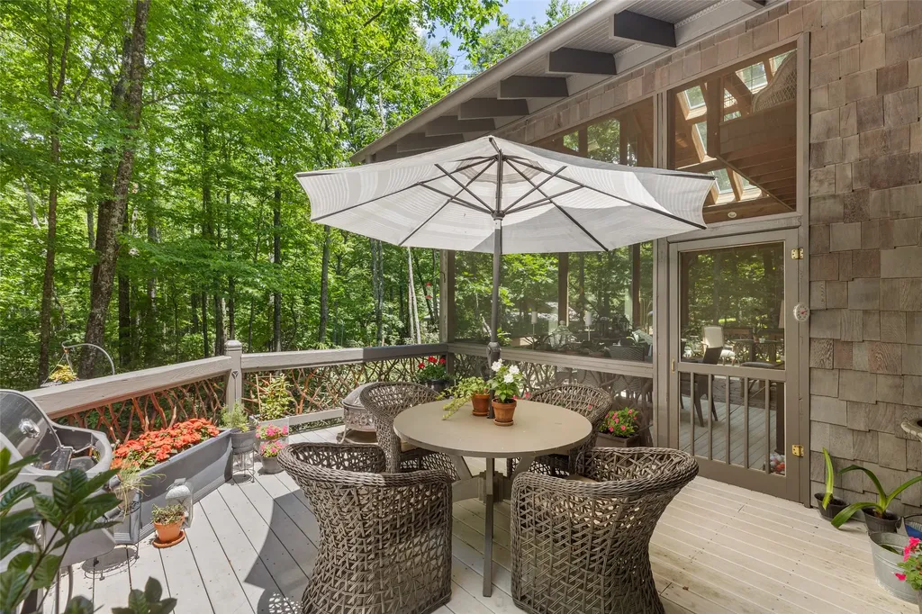 106 Garnet Rock Trail Highlands NC 28741