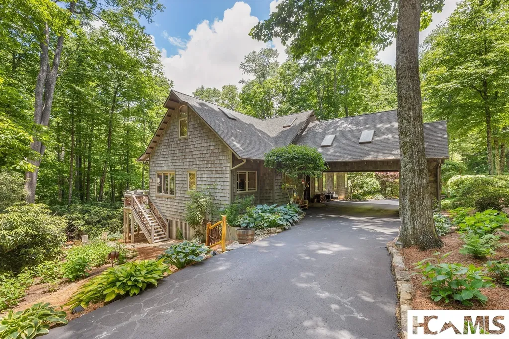 106 Garnet Rock Trail Highlands NC 28741