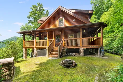 832 Dunloggin Road Cullowhee NC 28723