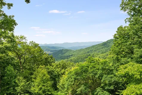 832 Dunloggin Road Cullowhee NC 28723