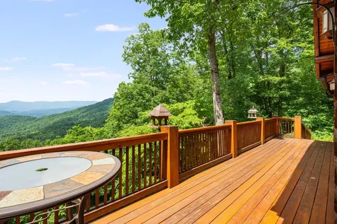 832 Dunloggin Road Cullowhee NC 28723