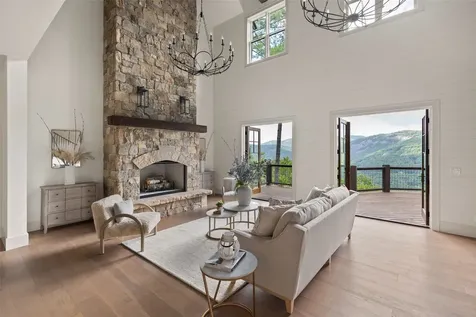 343 Ledgeview Road Cashiers NC 28717