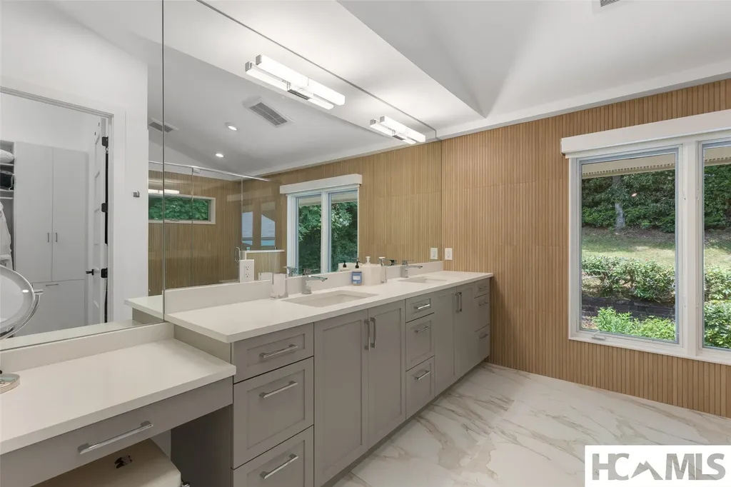 54 Deer Run Highlands NC 28741