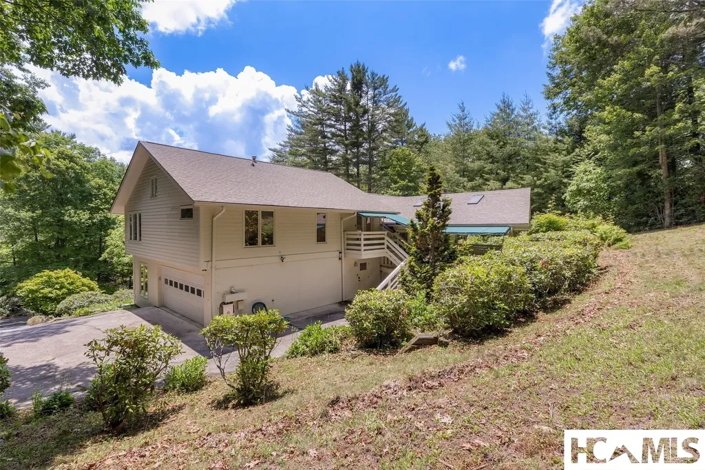 54 Deer Run Highlands NC 28741