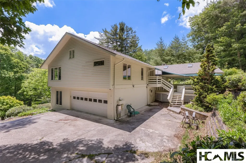 54 Deer Run Highlands NC 28741