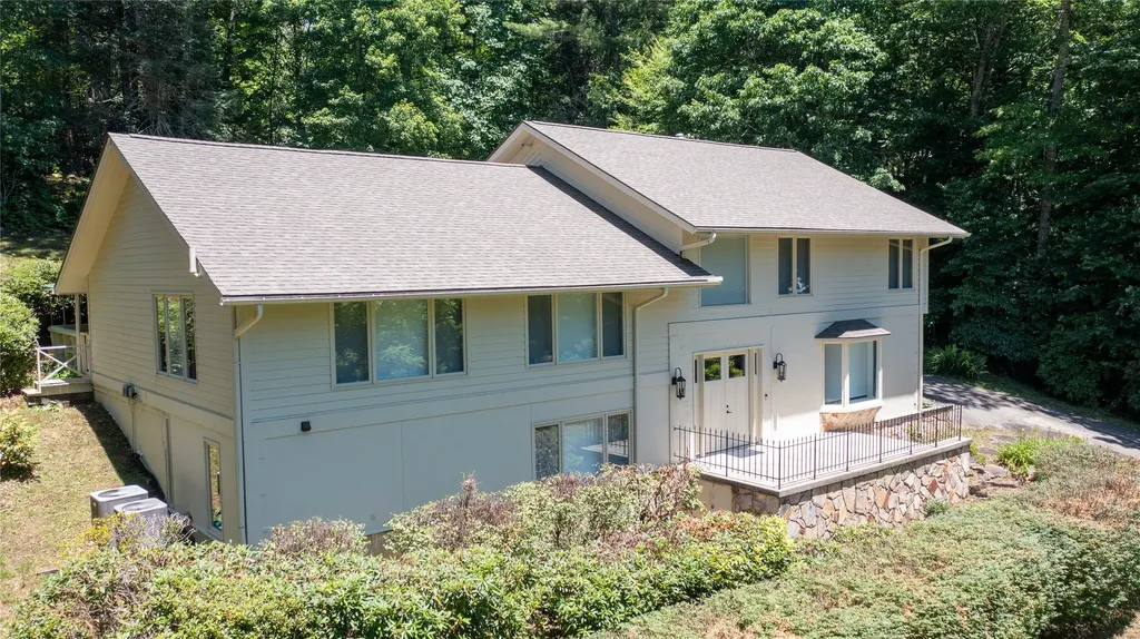 54 Deer Run Highlands NC 28741
