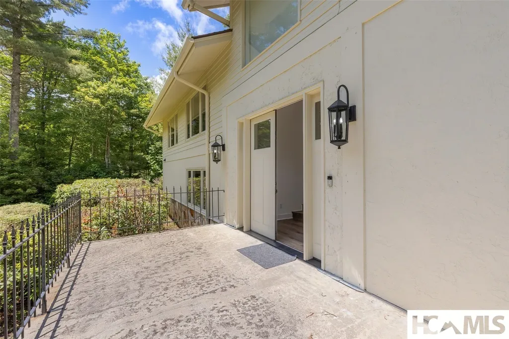 54 Deer Run Highlands NC 28741