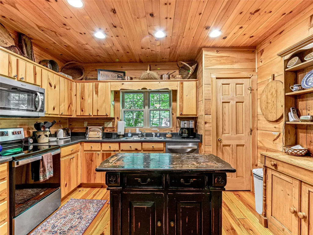 250 Fairway Drive Lake Toxaway NC 28747