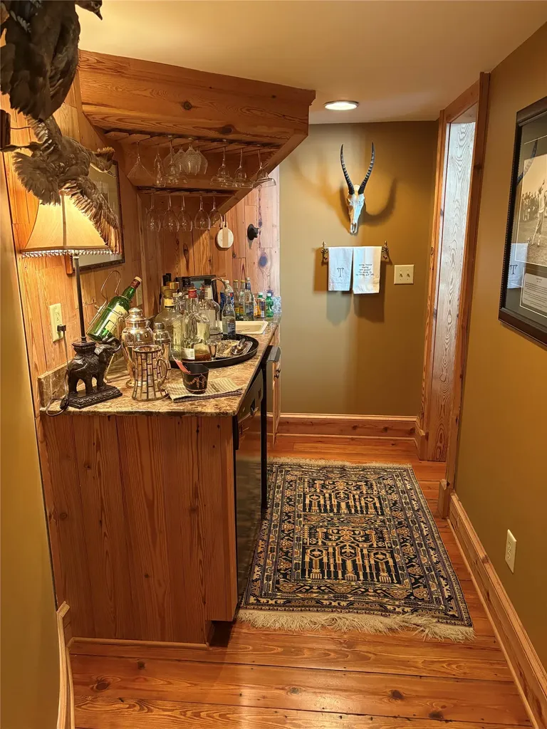 1356 Blue Valley Road Highlands NC 28741