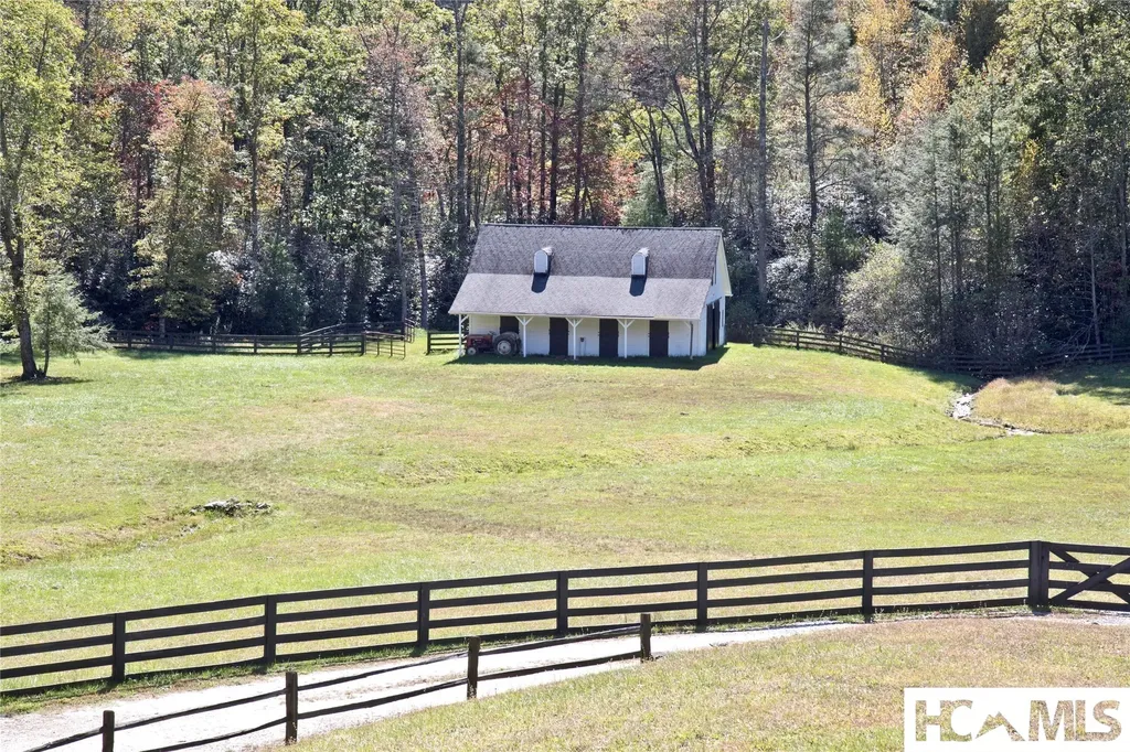 1356 Blue Valley Road Highlands NC 28741